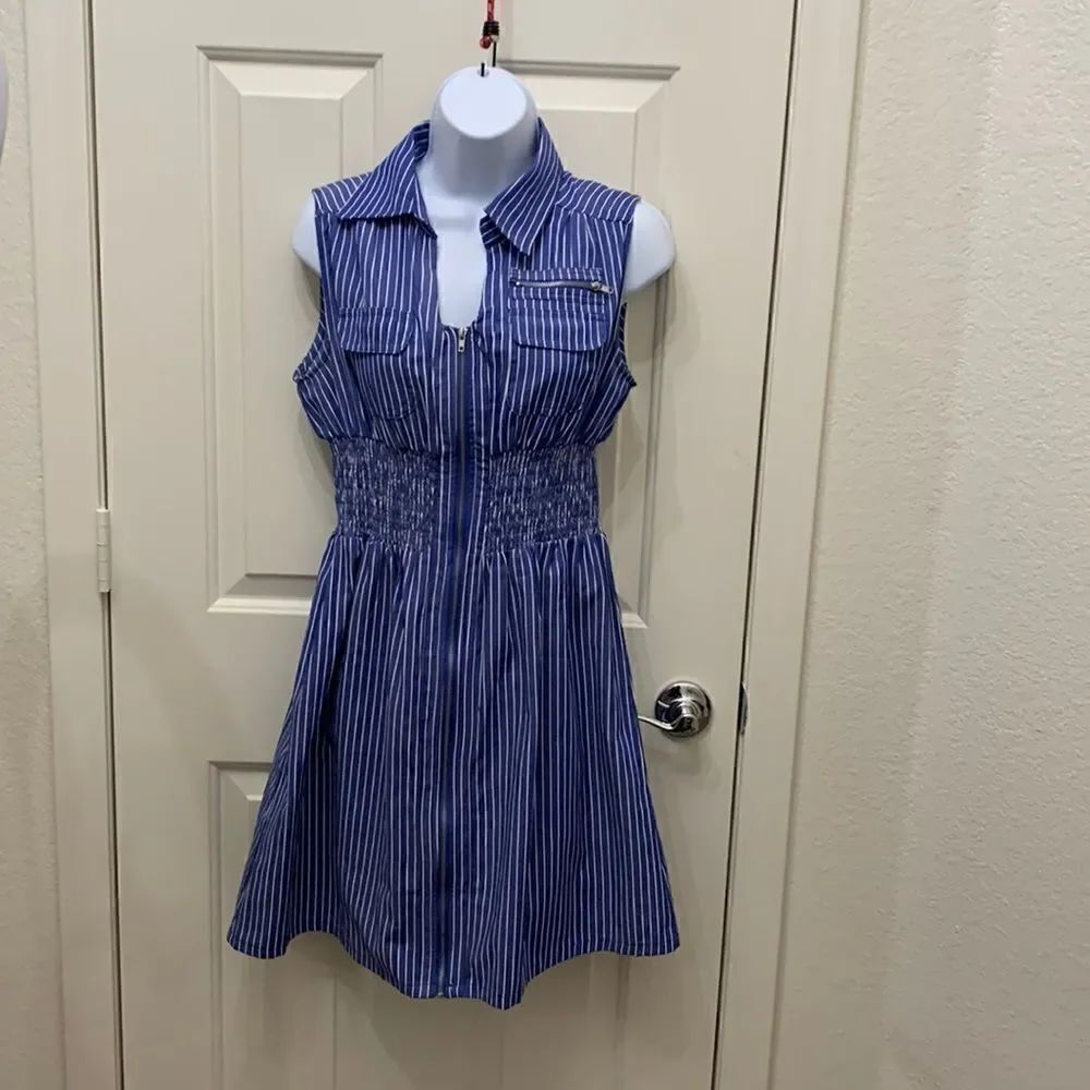 J Glee Petite Large Zippered Front Collar Short Sleeve 2 Pockets Slimming Stripe